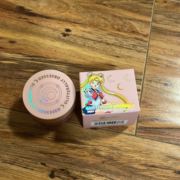 Sailor Moon x Colourpop - Picture 9 of 10